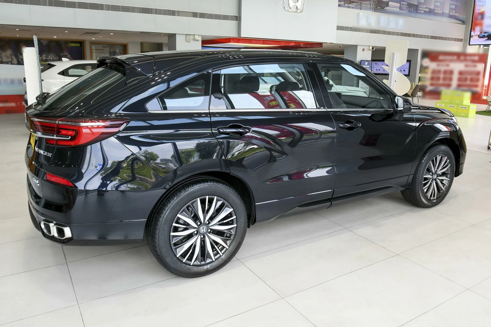 Автомобиль Honda Crown Road (2023)