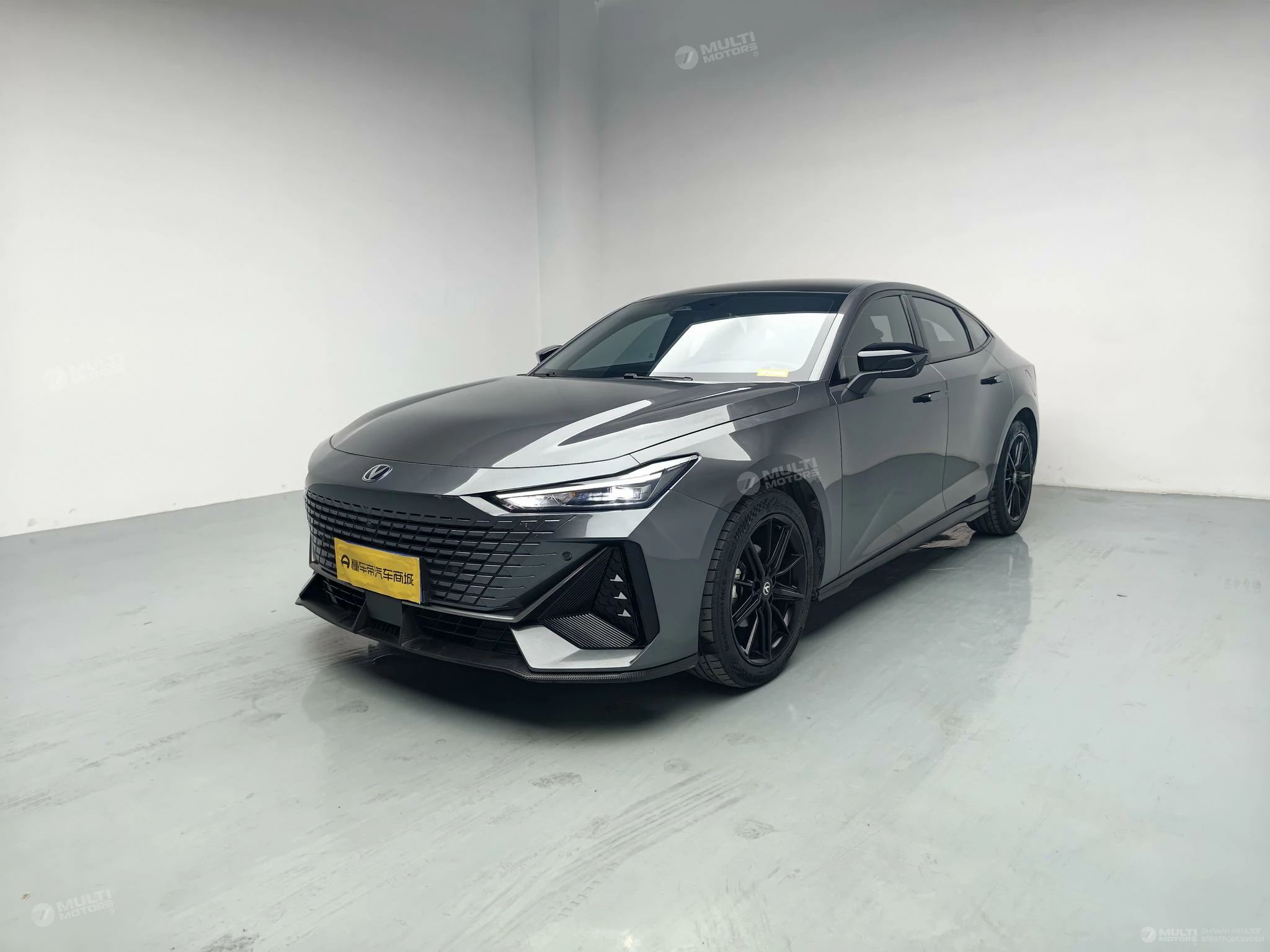 Автомобиль Changan UNI-V 1.5T premium (2023)