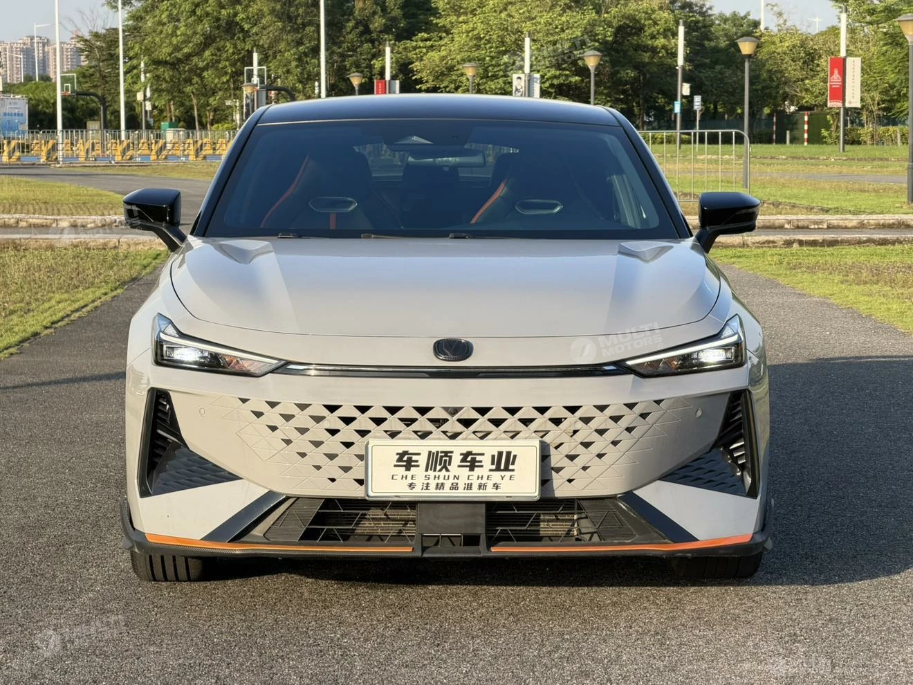 UNI-V 1.5T Premium Sport