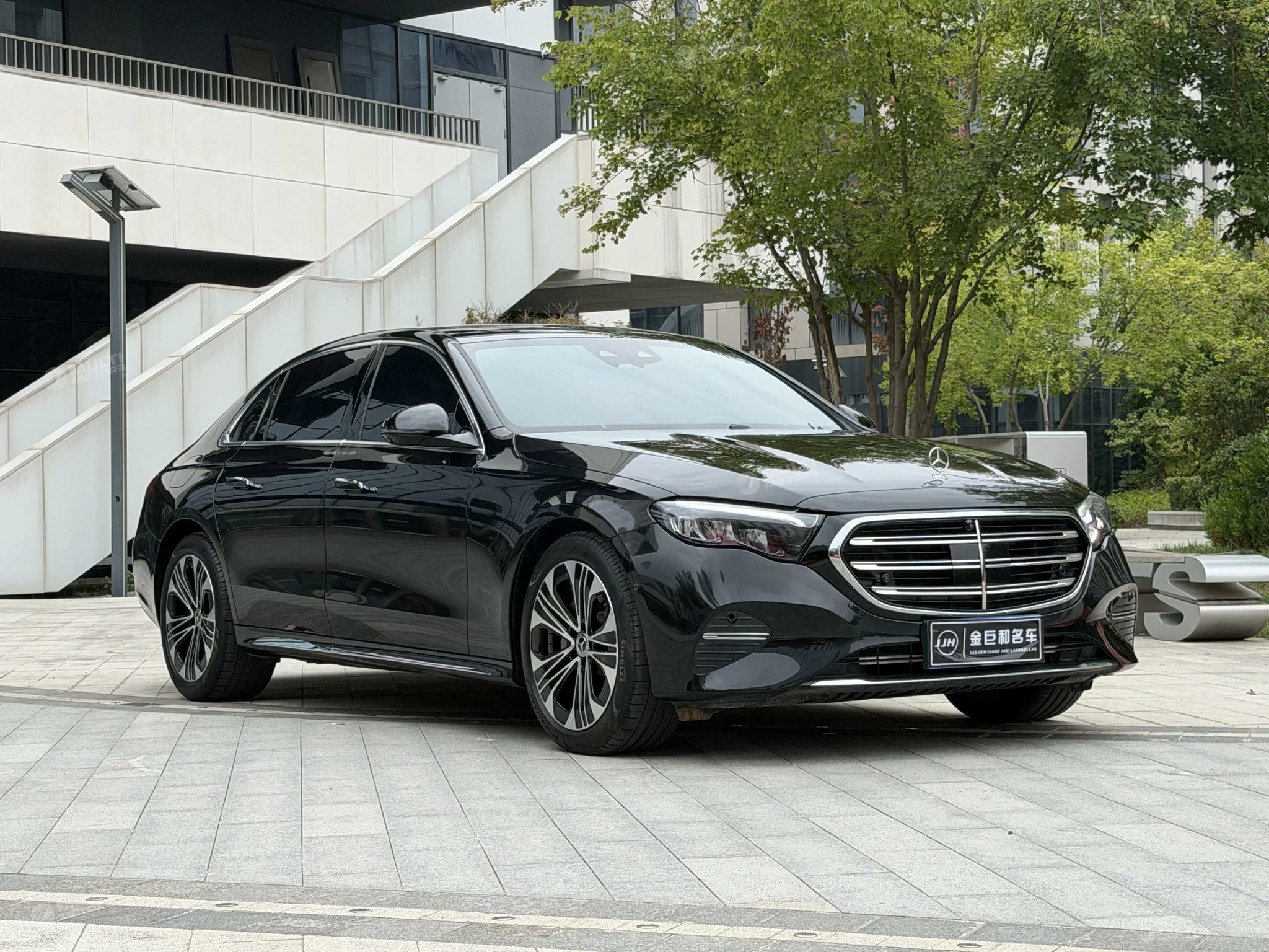  E-class E 300 L luxury Sedan
