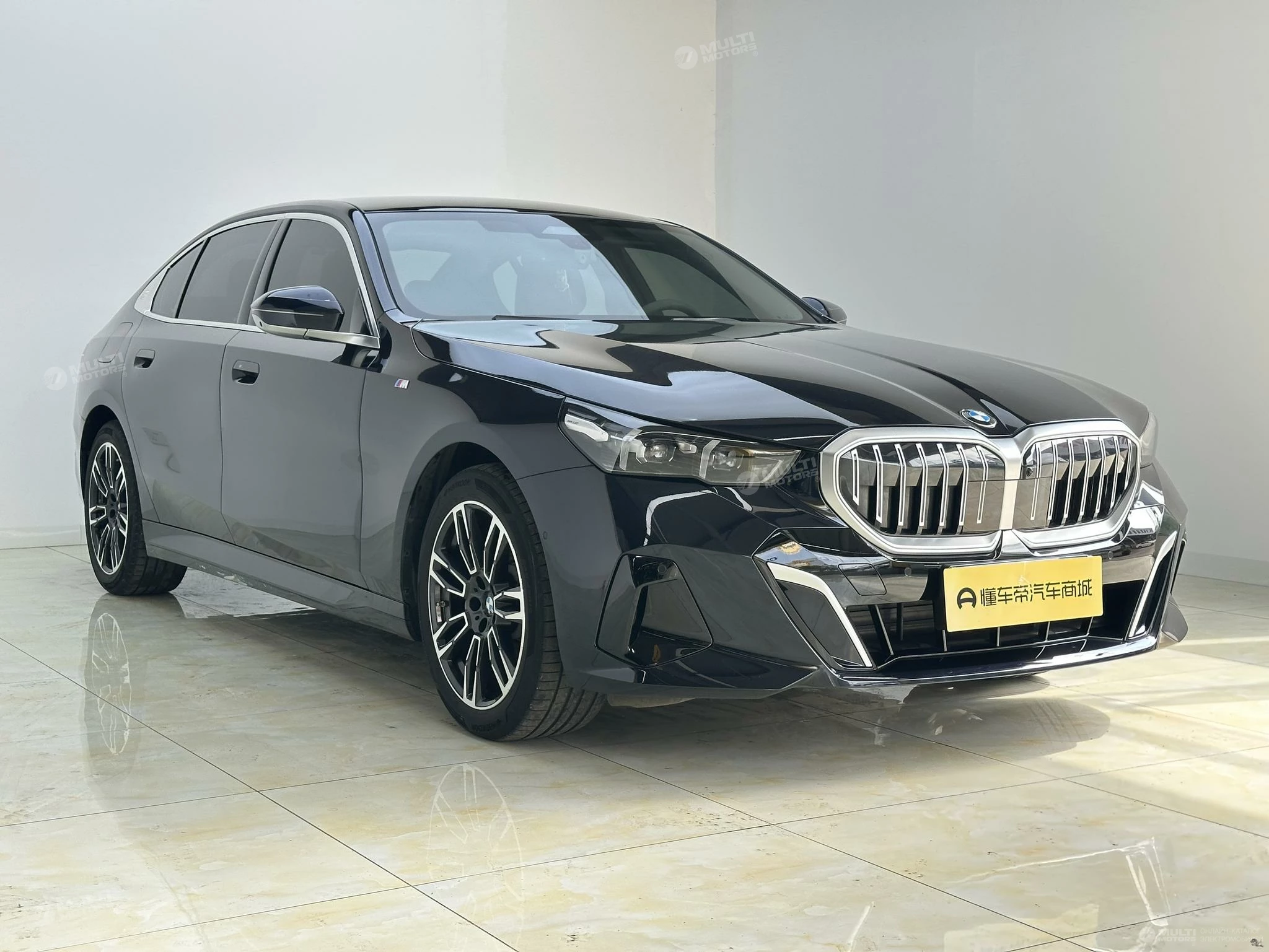 5 Series 530Li leading M sport