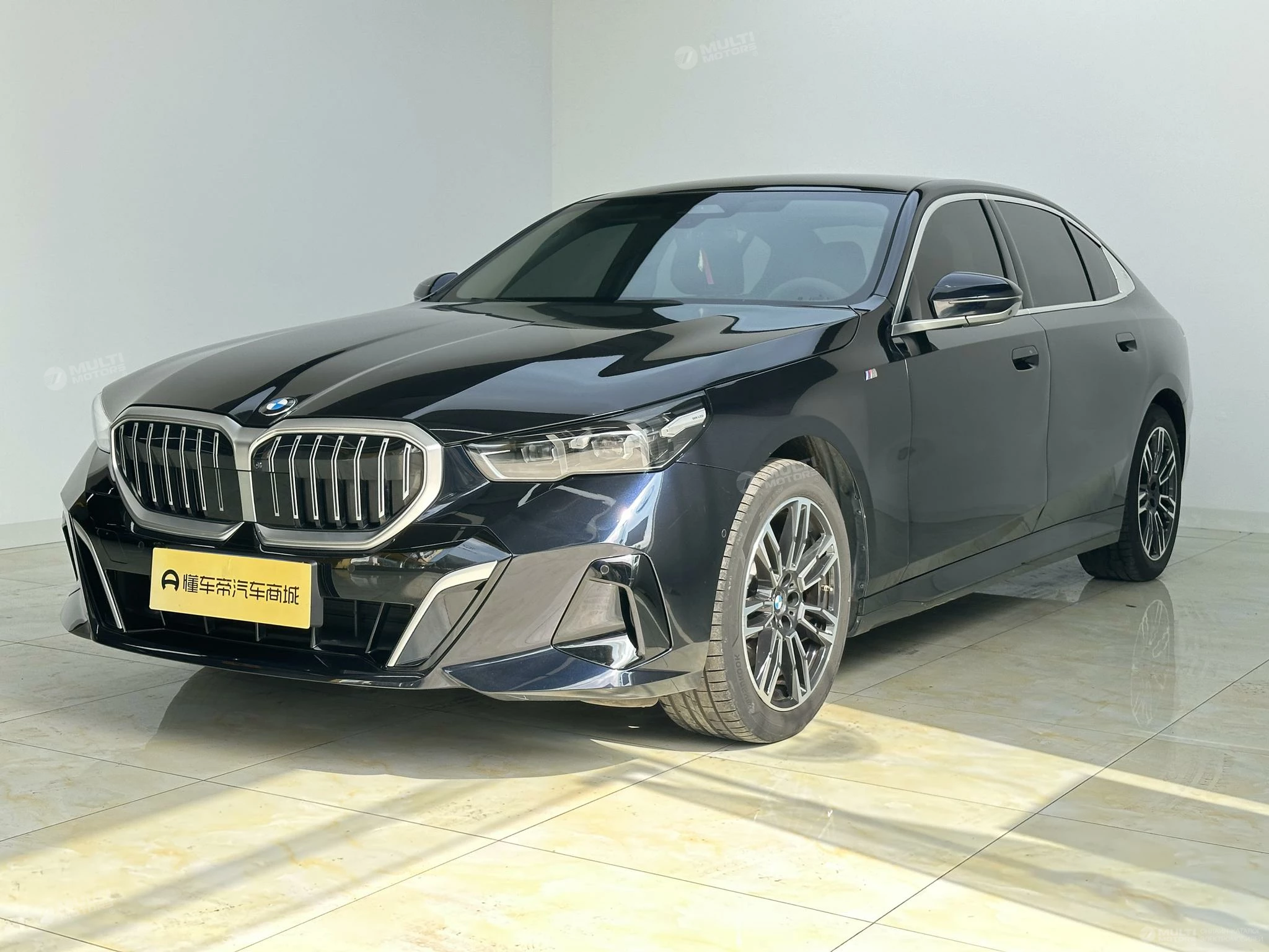  5 Series 530Li leading M sport