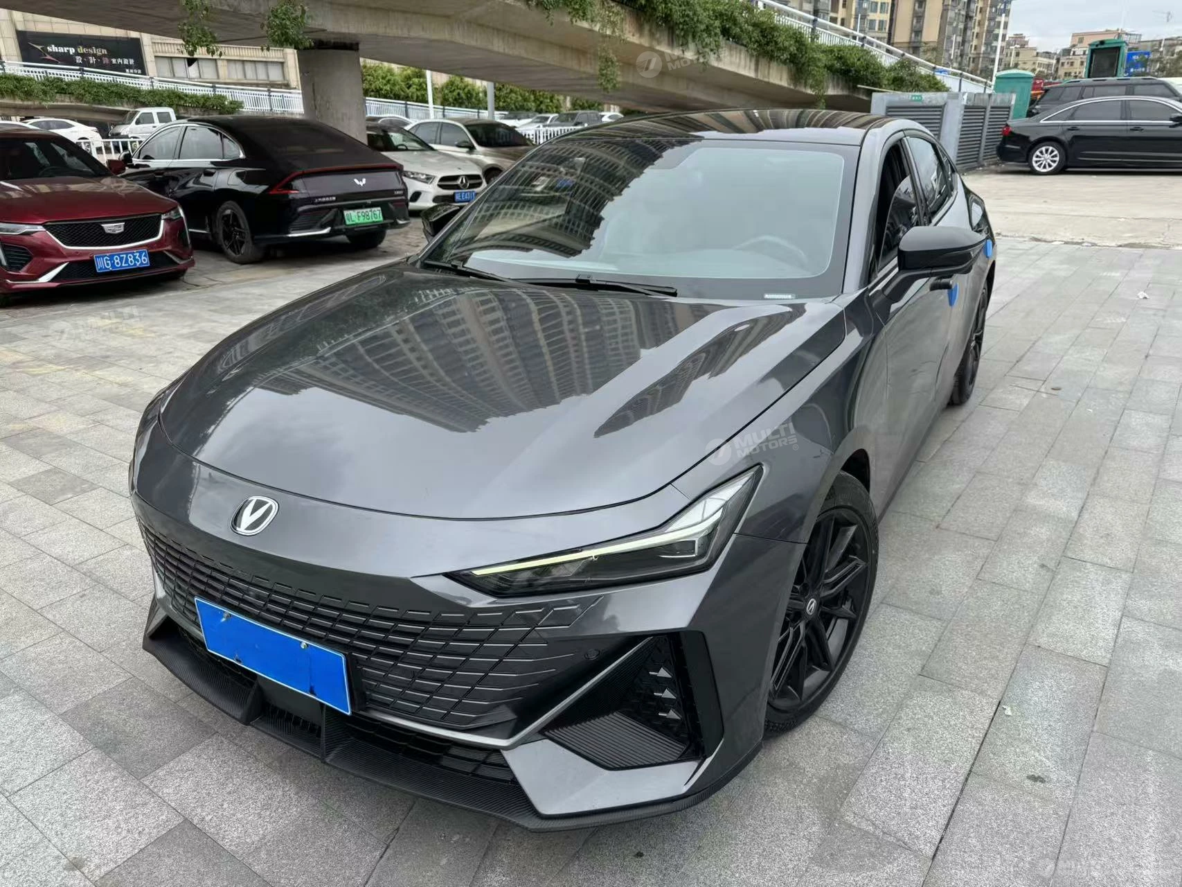 Автомобиль Changan UNI-V 1.5T premium (2023)