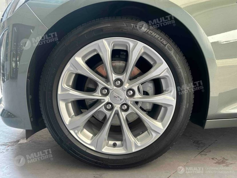  CT5 28T Luxury Standard