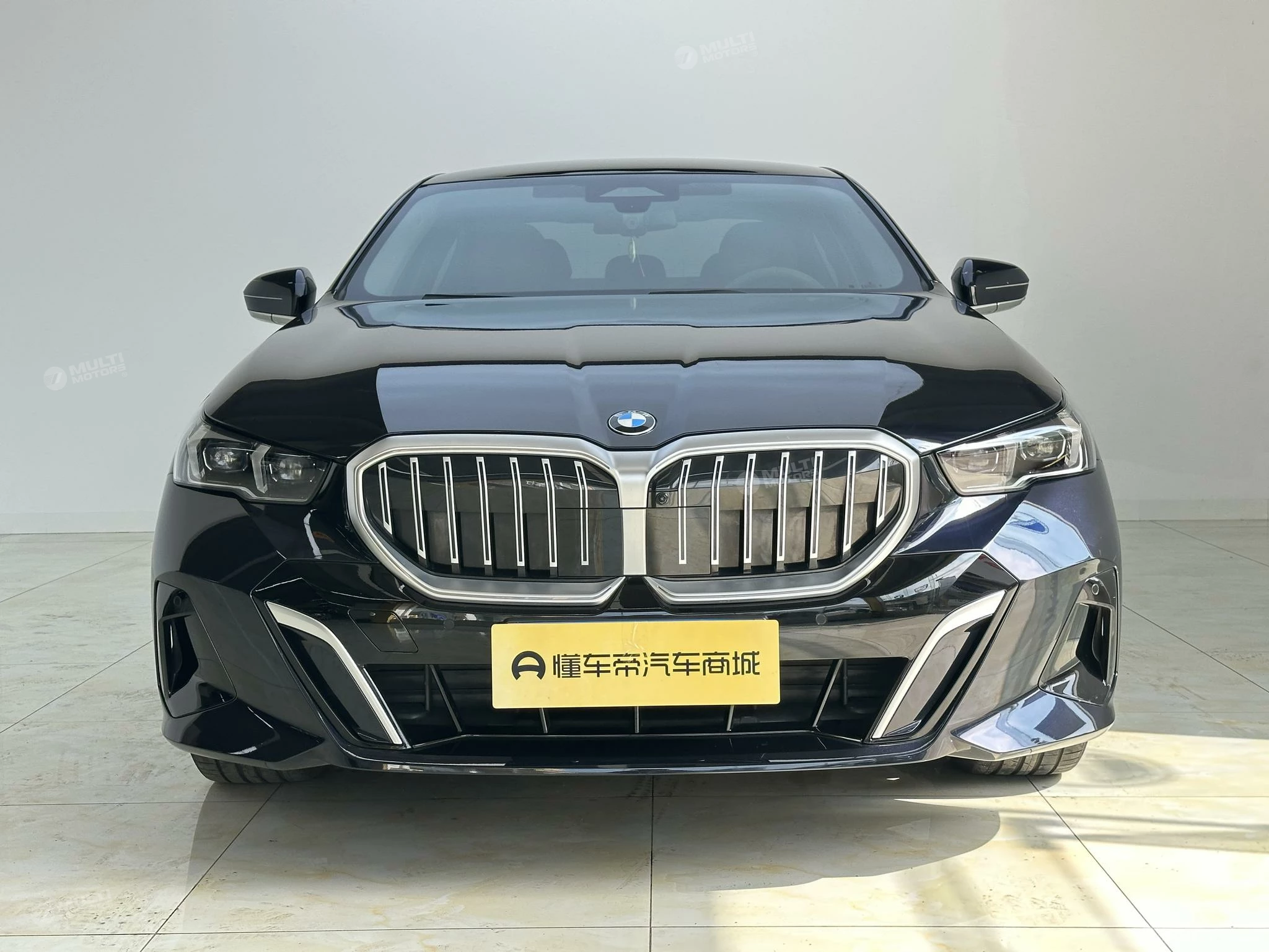  5 Series 530Li leading M sport