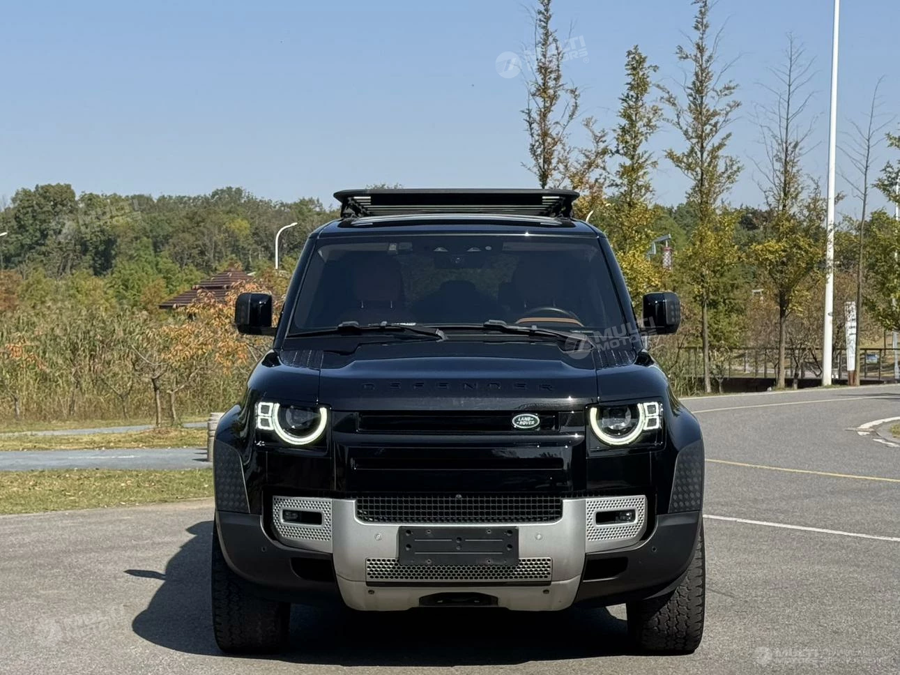  Defender Facelift 110 3.0 T P400 Dark Special