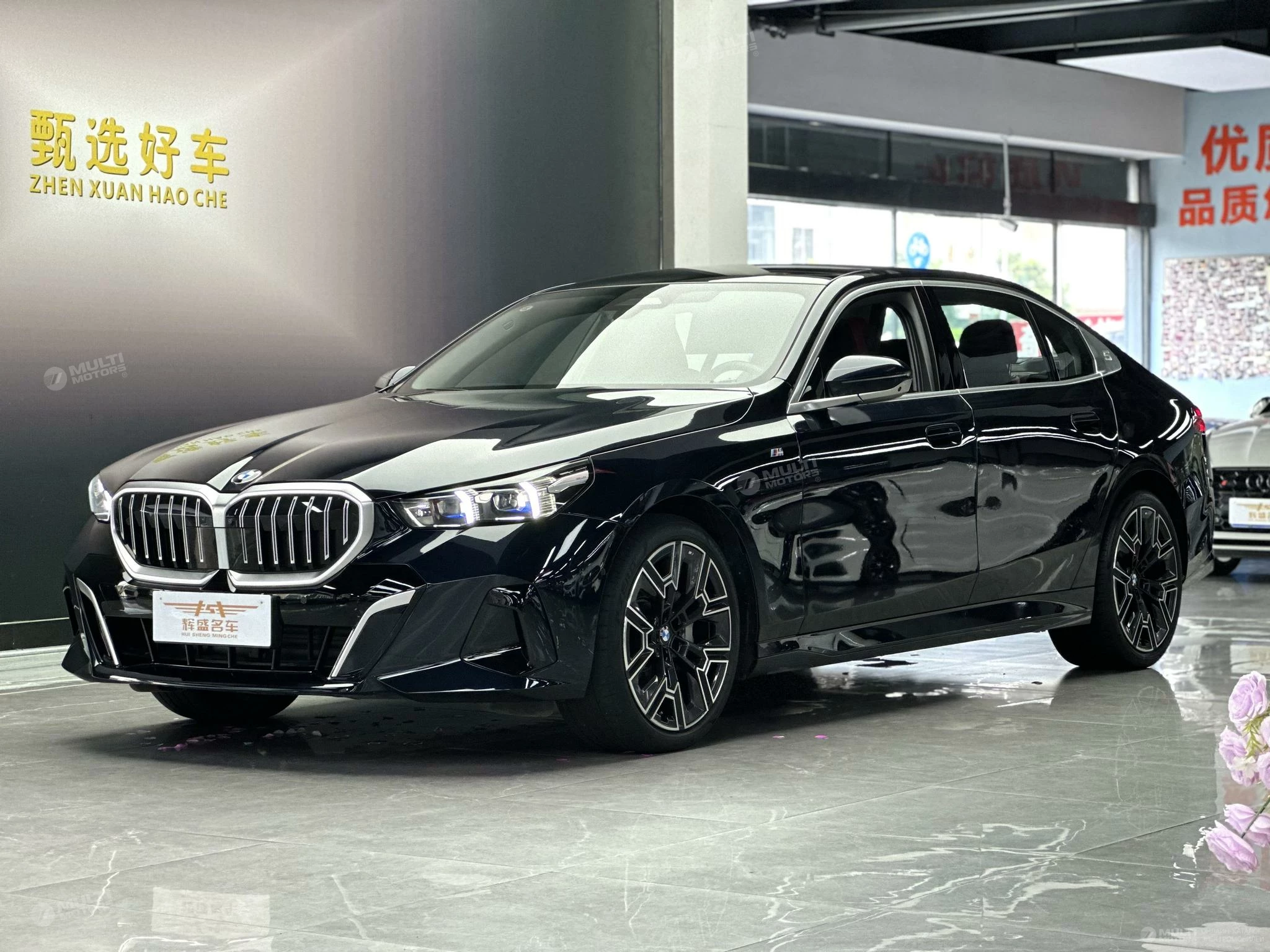  5 Series 530Li leading M sport