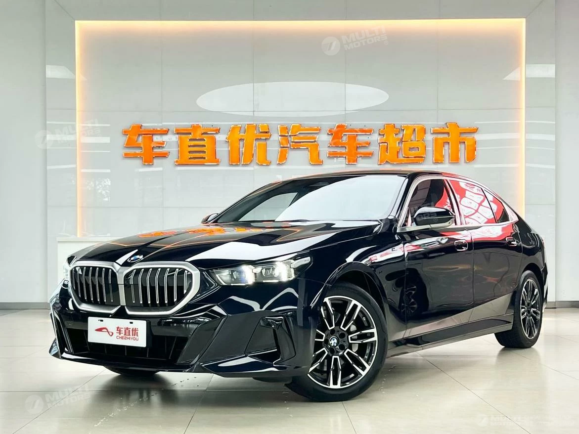  5 Series 530Li leading M sport