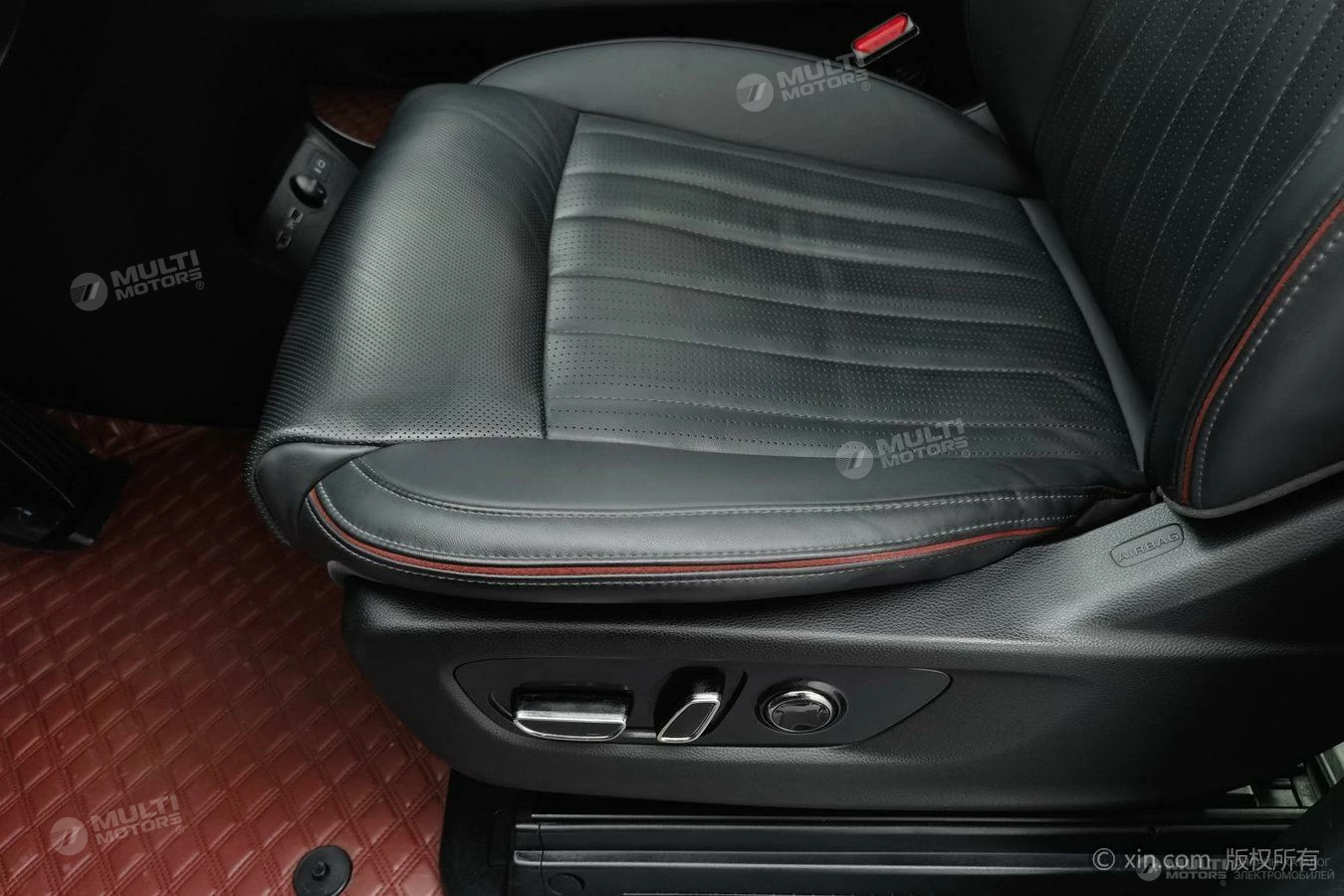 Автомобиль GAC Trumpchi M8 (2023)