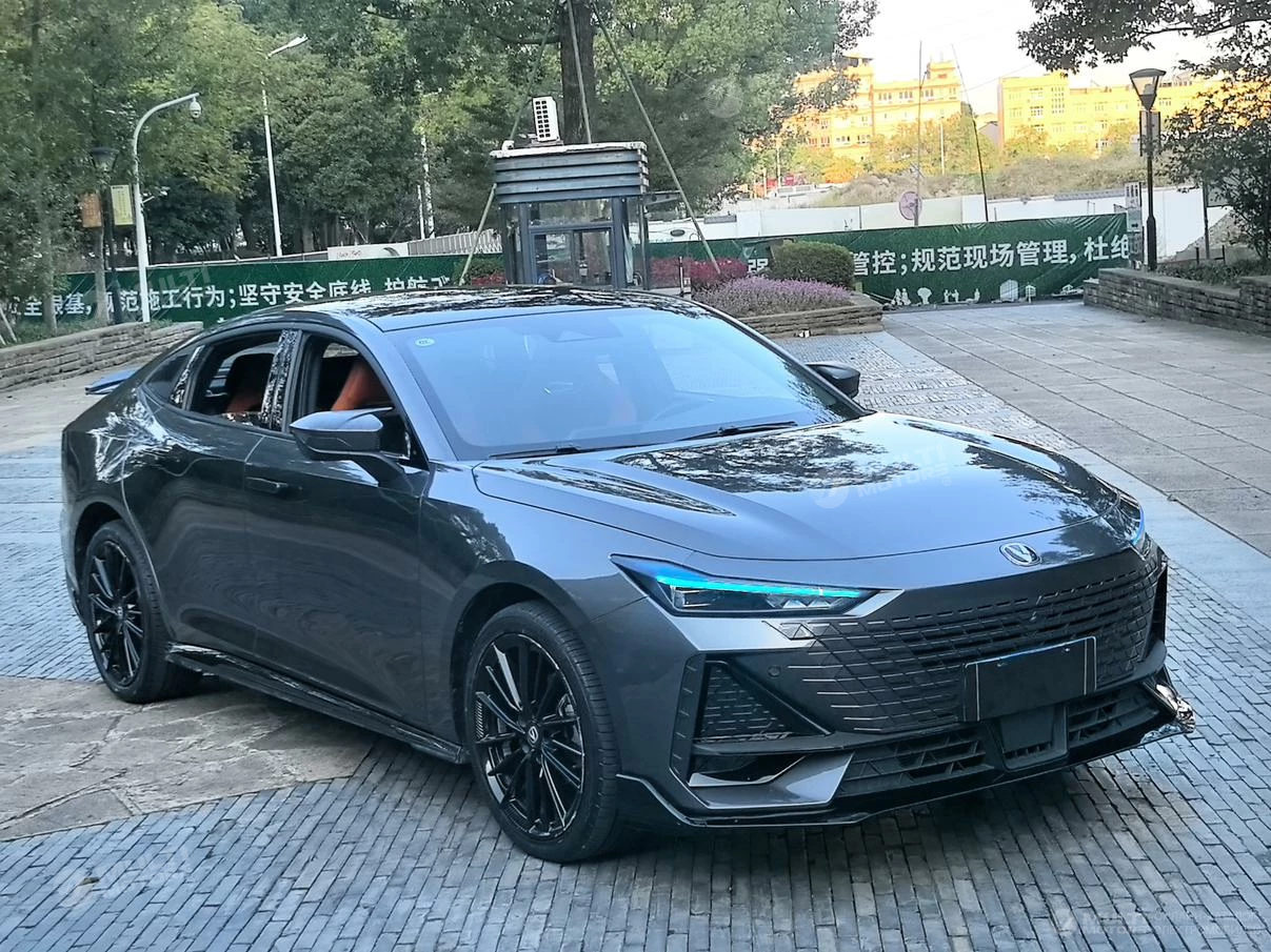  UNI-V 1.5T Sport